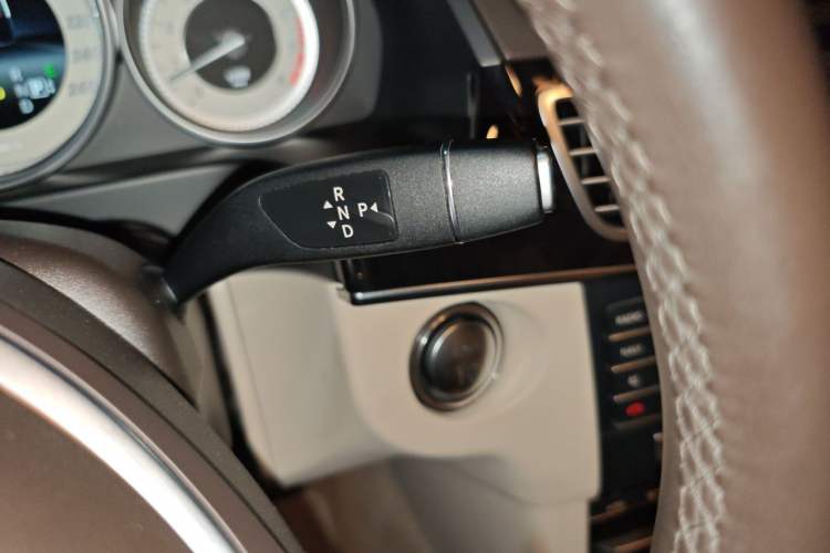 Used Mercedes-Benz E-Class 2015 Facelift E 180 L Gear Lever