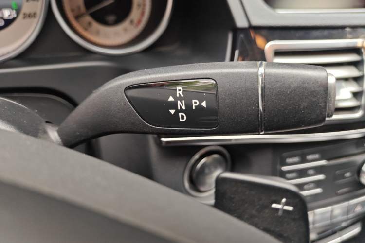 Used Mercedes-Benz E-Class 2015 Restyled E 260 L Sport Edition Gear Lever