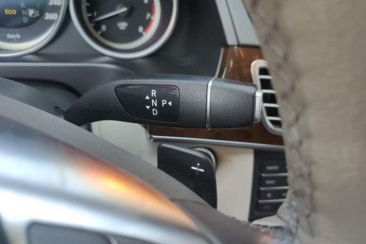 Used Mercedes-Benz E-Class 2015 Facelift E 200 L Gear Lever
