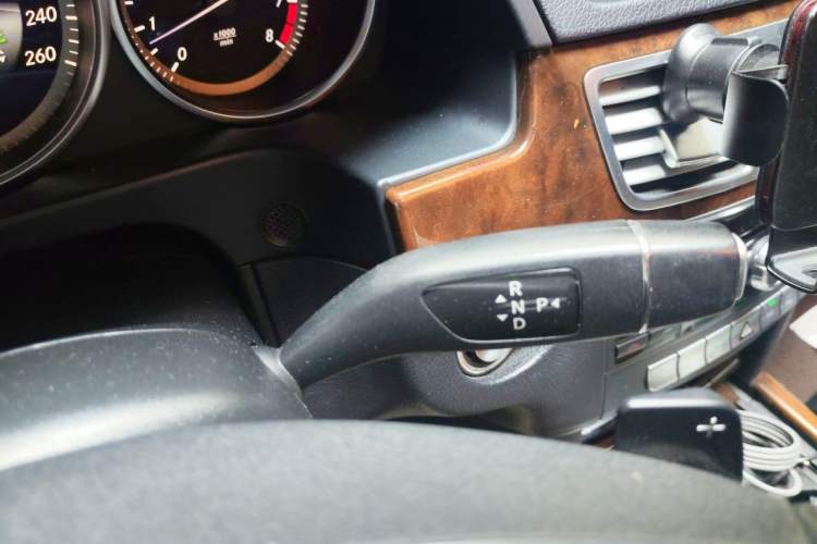 Used Mercedes-Benz E-Class 2015 E 200 L Gear Lever
