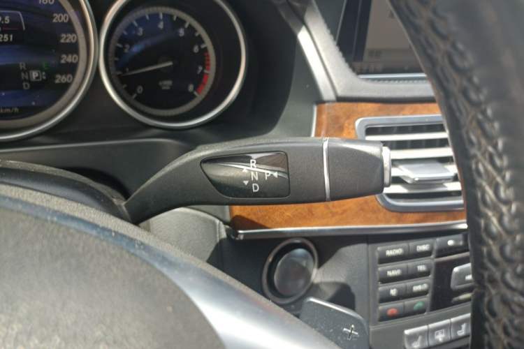 Used Mercedes-Benz E-Class 2015 E 320 L Luxury 4MATIC Gear Lever