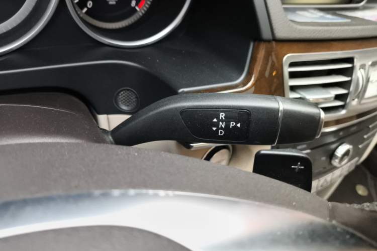 Used Mercedes-Benz E-Class 2015 Revised E 260 L Gear Lever