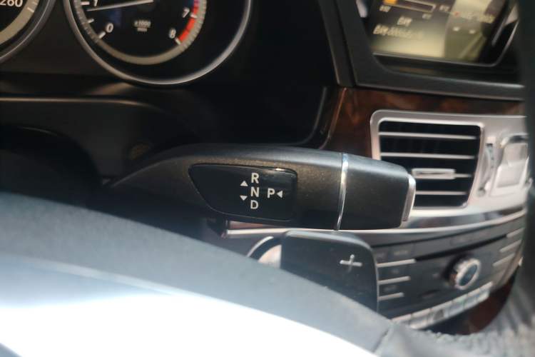 Used Mercedes-Benz E-Class 2015 Facelift E 200 L Gear Lever