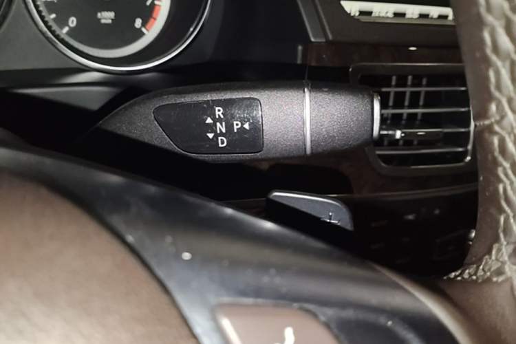 Used Mercedes-Benz E-Class 2015 E 200 L Gear Lever