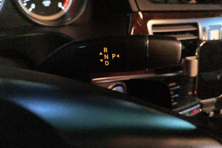 Used Mercedes-Benz E-Class 2015 Facelift E 200 L Gear Lever