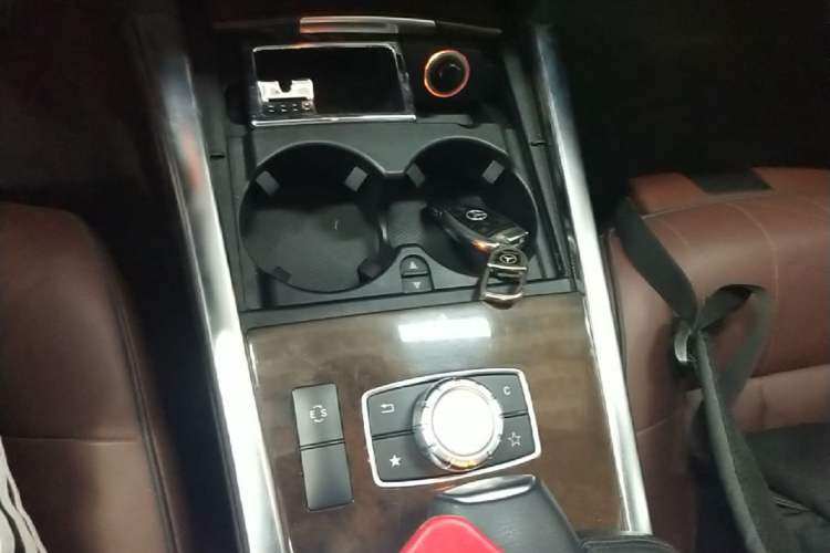 Used Mercedes-Benz E-Class 2015 E 320 L 4MATIC Gear Lever