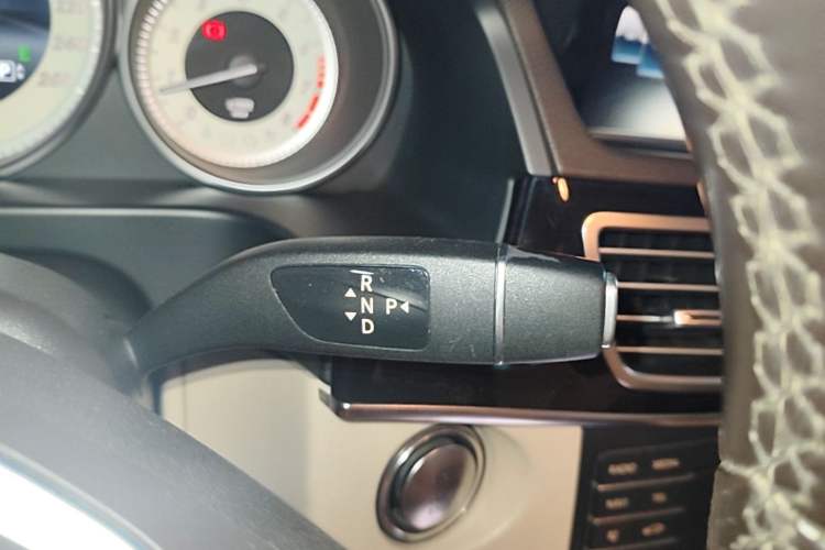 Used Mercedes-Benz E-Class 2015 Restyled E 260 L Sport Edition Gear Lever
