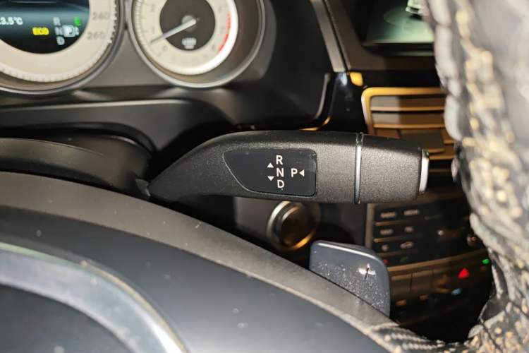 Used Mercedes-Benz E-Class 2015 Restyled E 260 L Sport Edition Gear Lever