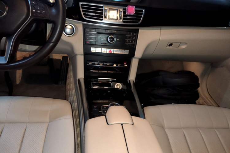 Used Mercedes-Benz E-Class 2015 Restyled E 260 L Sport Edition Gear Lever