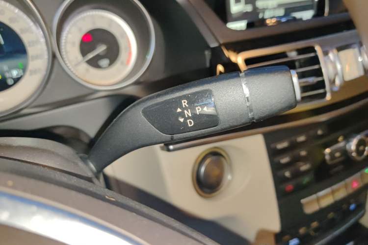 Used Mercedes-Benz E-Class 2015 E 260 L Sport Edition Gear Lever