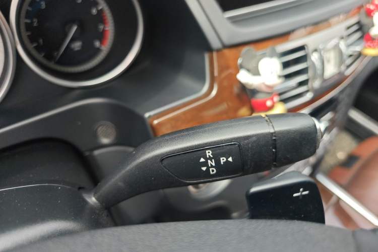 Used Mercedes-Benz E-Class 2015 E 320 L Gear Lever