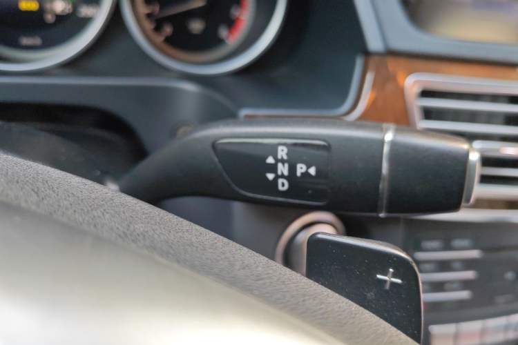 Used Mercedes-Benz E-Class 2015 Facelift E 200 L Gear Lever