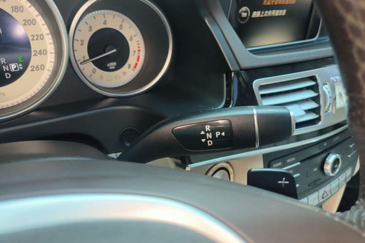 Used Mercedes-Benz E-Class 2015 Restyled E 260 L Sport Edition Gear Lever