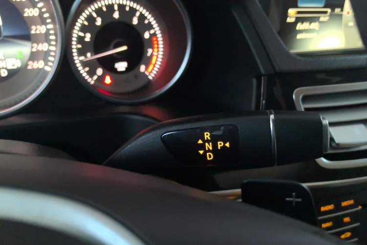 Used Mercedes-Benz E-Class 2015 Revised E 260 L Sporty and Stylish Edition Gear Lever
