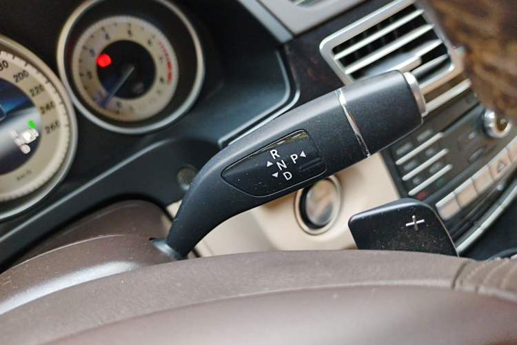 Used Mercedes-Benz E-Class 2015 Facelift E 200 L Sport Edition Gear Lever