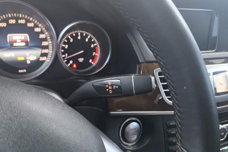 Used Mercedes-Benz E-Class 2015 E 320 L 4MATIC Gear Lever
