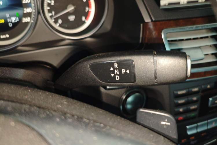 Used Mercedes-Benz E-Class 2015 E 200 L Gear Lever
