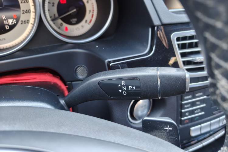 Used Mercedes-Benz E-Class 2015 Facelift E 200 L Sport Edition Gear Lever
