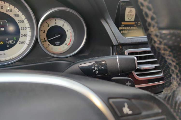 Used Mercedes-Benz E-Class 2015 Restyled E 260 L Sport Edition Gear Lever
