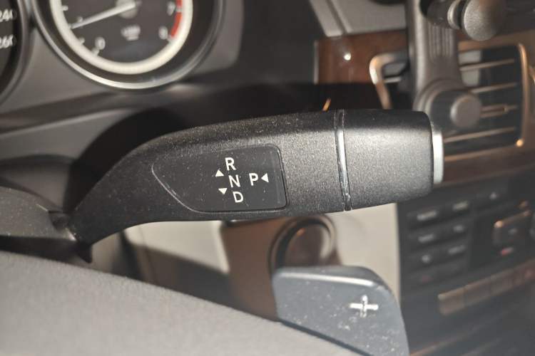 Used Mercedes-Benz E-Class 2015 E 200 L Gear Lever