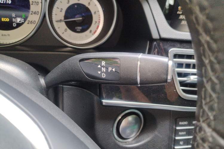 Used Mercedes-Benz E-Class 2015 E 260 L Sport & Fashion Model Gear Lever