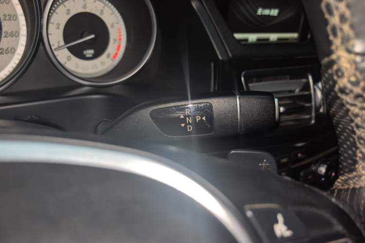Used Mercedes-Benz E-Class 2015 Revised E 260 L Sport Luxury Edition Gear Lever