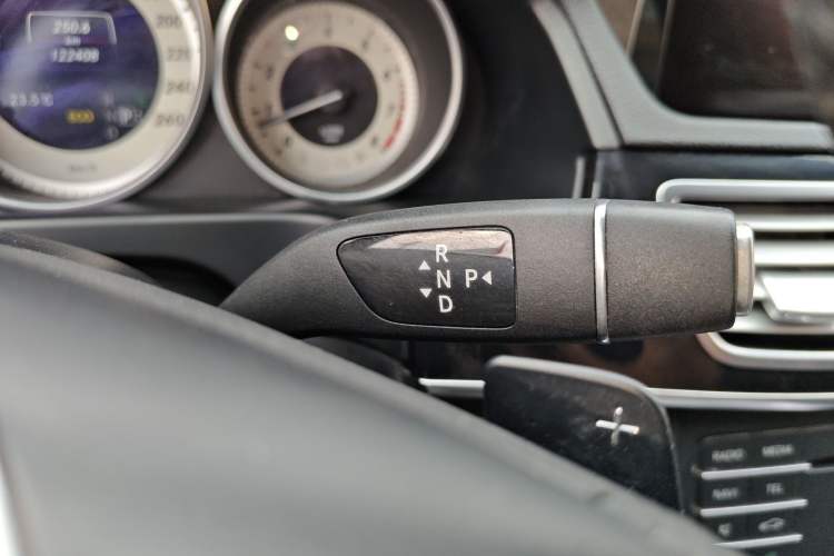 Used Mercedes-Benz E-Class 2015 Facelift E 200 L Sport Edition Gear Lever
