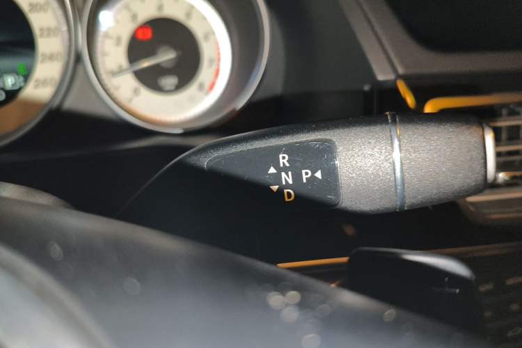 Used Mercedes-Benz E-Class 2015 Restyled E 260 L Sport Edition Gear Lever