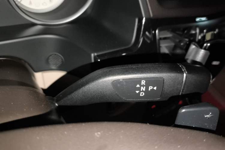 Used Mercedes-Benz E-Class 2015 Restyled E 260 L Sport Edition Gear Lever
