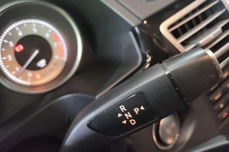 Used Mercedes-Benz E-Class 2015 E 320 L Sport 4MATIC Gear Lever