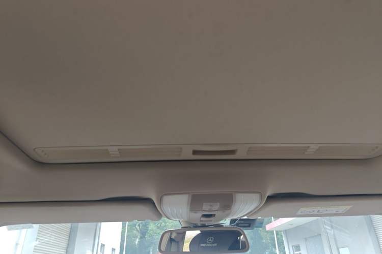Used Mercedes-Benz E-Class 2015 E 260 L Sport Edition Headliner