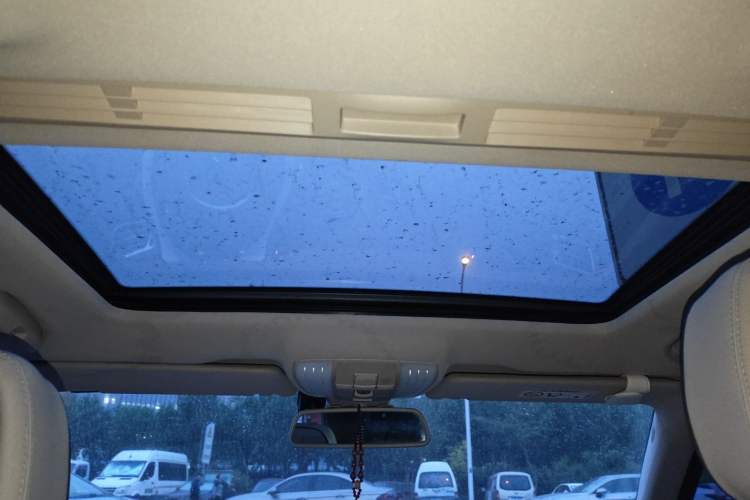 Used Mercedes-Benz E-Class 2015 E 260 L Sport Edition Headliner