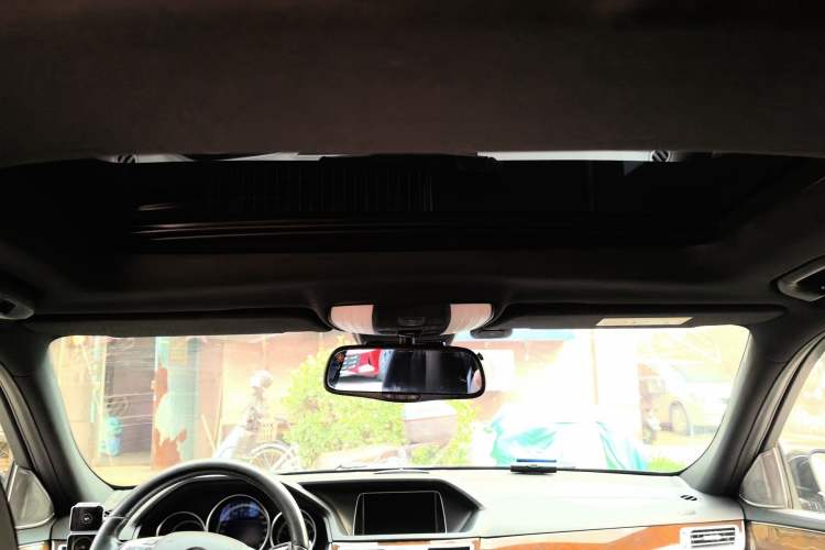 Used Mercedes-Benz E-Class 2015 E 320 L 4MATIC Headliner