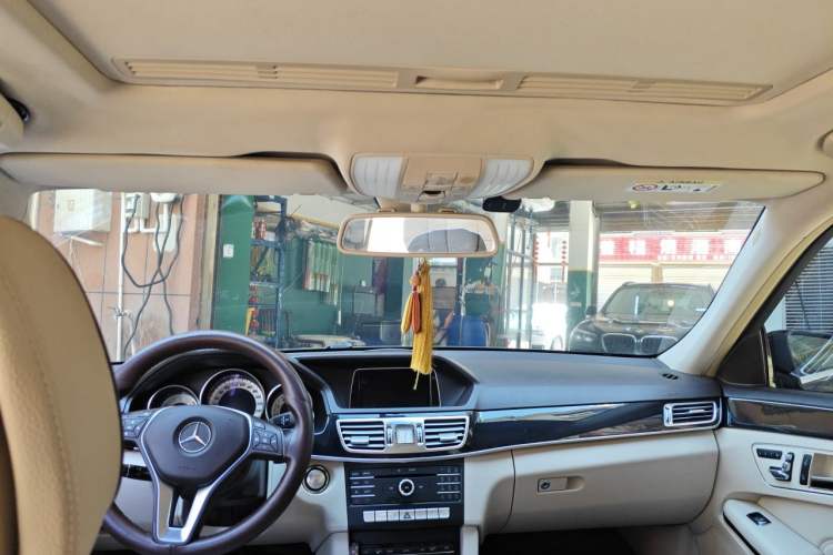 Used Mercedes-Benz E-Class 2015 Facelift E 200 L Headliner