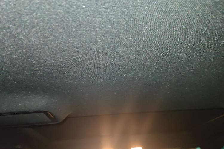 Used Mercedes-Benz E-Class 2015 Facelift E 200 L Headliner
