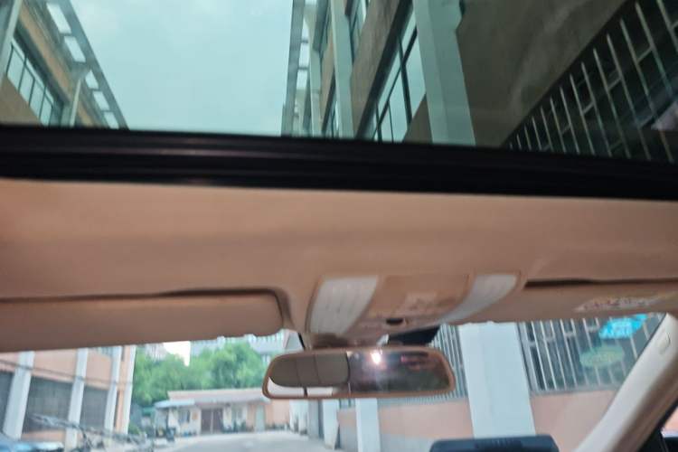 Used Mercedes-Benz E-Class 2015 E 260 L Headliner