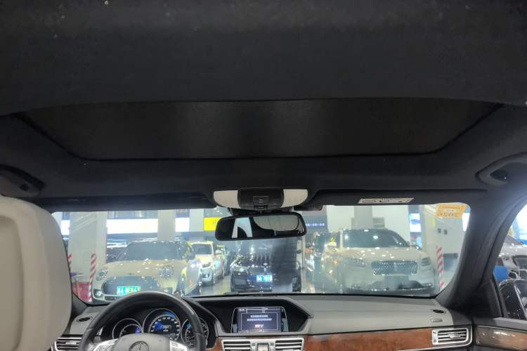 Used Mercedes-Benz E-Class 2015 E 320 L 4MATIC Headliner