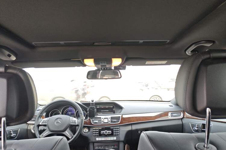 Used Mercedes-Benz E-Class 2015 E 200 L Headliner