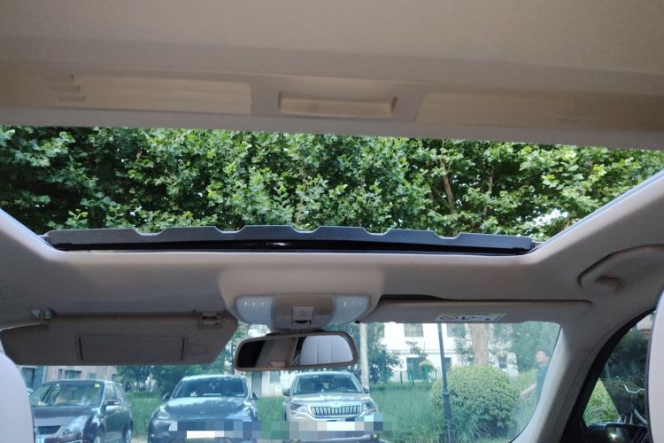 Used Mercedes-Benz E-Class 2015 E 260 L Sport Edition Headliner