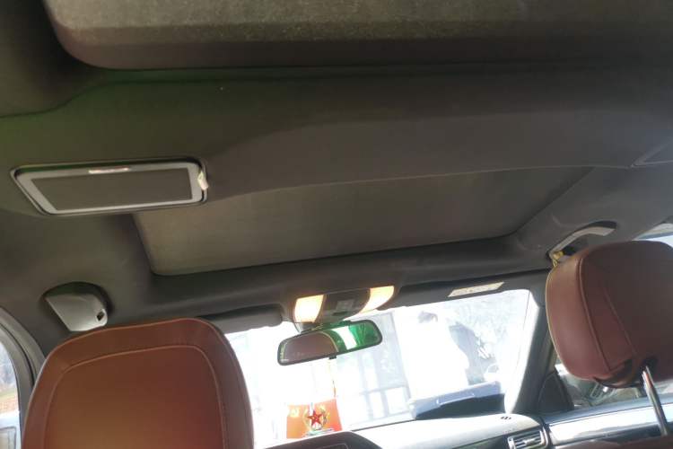 Used Mercedes-Benz E-Class 2015 Facelift E 200 L Sport Edition Headliner