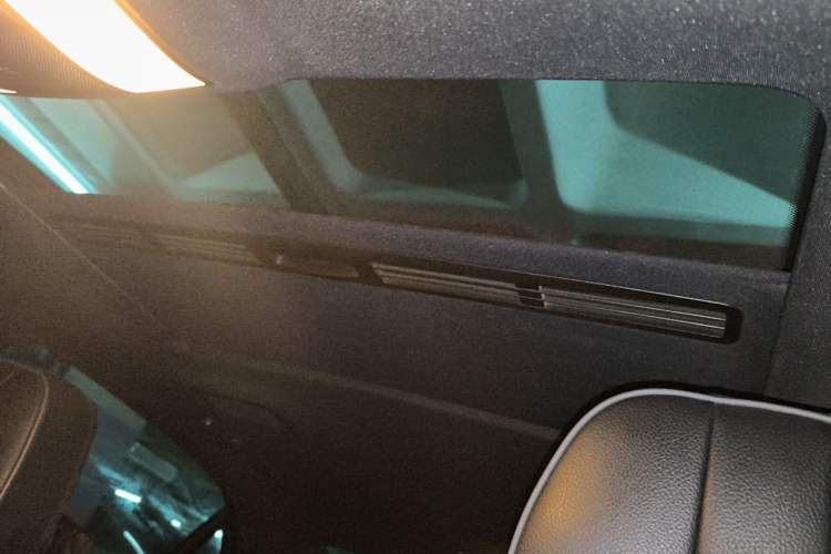 Used Mercedes-Benz E-Class 2015 Restyled E 260 L Sport Edition Headliner