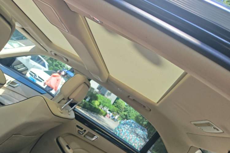 Used Mercedes-Benz E-Class 2015 E 200 L Sport Edition Headliner