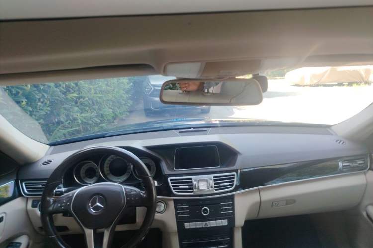 Used Mercedes-Benz E-Class 2015 E 260 L Sport Edition Headliner