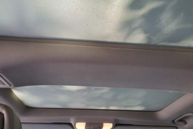 Used Mercedes-Benz E-Class 2015 Revised E 260 L Sporty and Stylish Edition Headliner