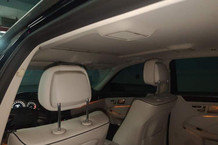Used Mercedes-Benz E-Class 2015 Facelift E 200 L Headliner