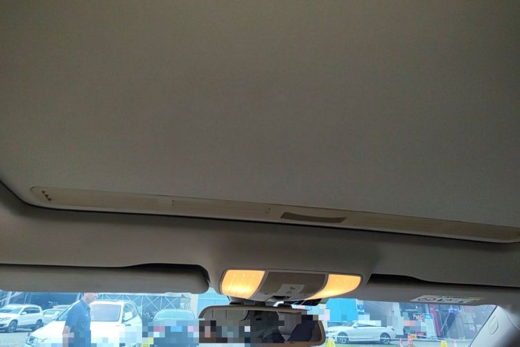 Used Mercedes-Benz E-Class 2015 E 200 L Headliner