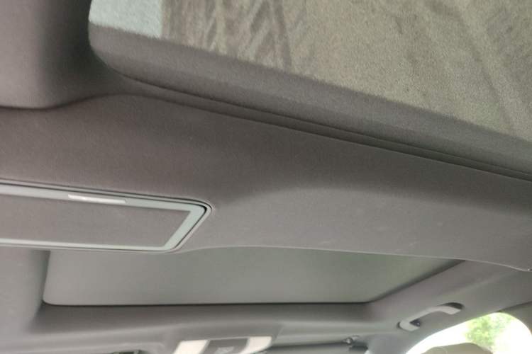 Used Mercedes-Benz E-Class 2015 Revised E 260 L Sporty and Stylish Edition Headliner