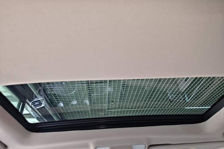 Used Mercedes-Benz E-Class 2015 Restyled E 260 L Sport Edition Headliner