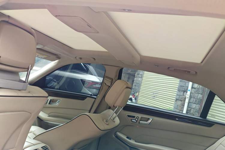 Used Mercedes-Benz E-Class 2015 Facelift E 200 L Headliner