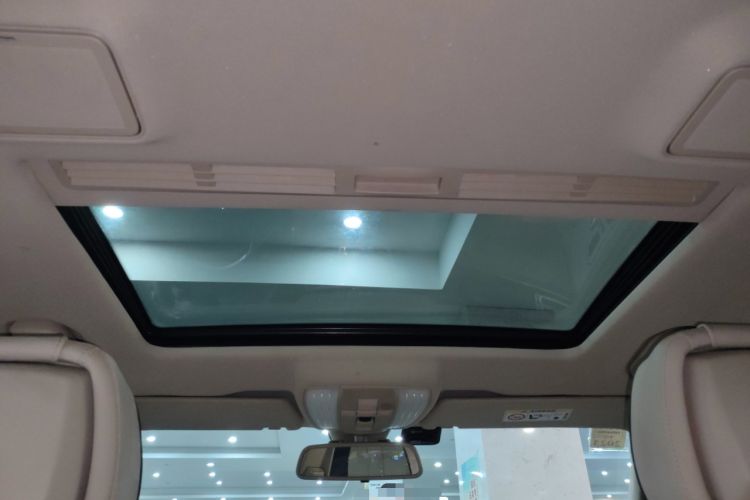 Used Mercedes-Benz E-Class 2015 E 200 L Sport Edition Headliner